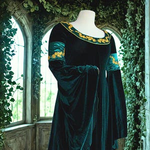 abito da sposa elfico, abito da sposa fantasy con maniche lunghe, abito da sposa medievale in velluto verde oro, taglia L