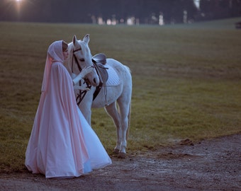 mantello con cappuccio Cenerentola, mantello fantasy elfico, mantello da sposa con velo, mantello con cappuccio medievale, mantello da favola, lungo mantello da sposa, matrimonio alternativo