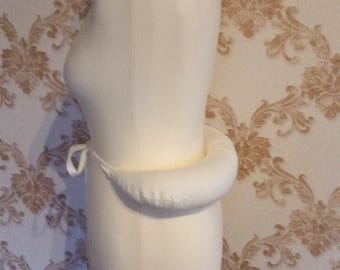Bum roll, hip pad, 18th century dress foundation, late georgian underwear, rococo underwear, Marie Antoinette gown, Claire Fraser Cosplay