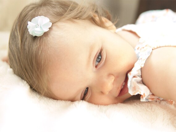 mini latch hair clip