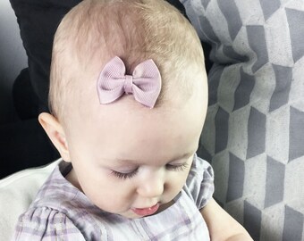 Classic Fan out Hair Bow, Toddler Bows, Infant Bows, Baby Girl Gift, baby shower gift, Baby Girl Accessory, Ribbon Bows Hair Clips - Pick 3