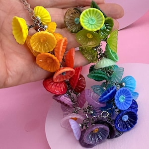 Rainbow Flower Necklace, Handmade Glass Floral Collier, Colorful Statement Necklace, Lampwork Glass Jewelry, Adjustable Necklace - MTO