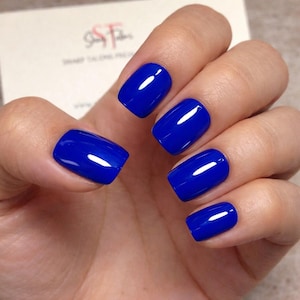 Persian Blue Glossy Square Press On Nails – Minimalist Short Reusable Fake Nails