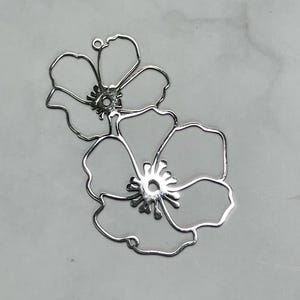 1 pcs Flower Charms, Stainless Steel Pendant, Supplies for Jewelry,Silver Metal Charms,Connector,Pendants for DIY Necklace Jewelry Making