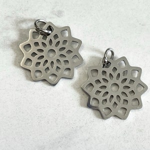 2 pcs Flower Charms, Stainless Steel Pendant, Supplies for Jewelry,Silver Metal Charms,Pendants for DIY Necklace Jewelry Making