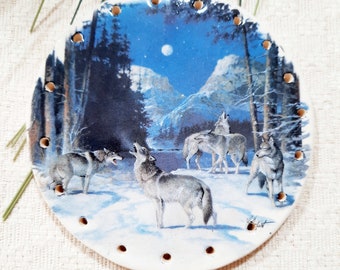 WOLVES HOWLING at the Moon-4" dia.  Clay Base for Pine Needle Basketry