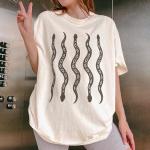 Linoprint Snake Shirt, Hand Carved Block Print Style Tee, Minimal Reptile Graphic TShirt, Rustic Patterned Design, Natural Symbolic Art Tee