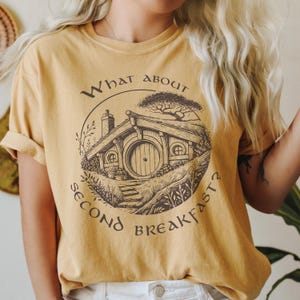 Second Breakfast T Shirt Ringer Fantasy Book Fandom Merch Subtle Bookish Film Meme T-Shirt Light Academia Funny Booknerd Bookworm Tee Gift