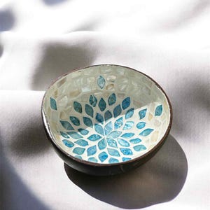 Coconut shell with mother of pearl inlay, Nature Coconut bowl,Hand painted coconut bowl, Colorful coconut shell, Hand made, Thailand