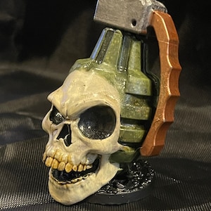Skull Poker bomb pot button for mixed poker games.  Custom 3D printed and hand painted to Order