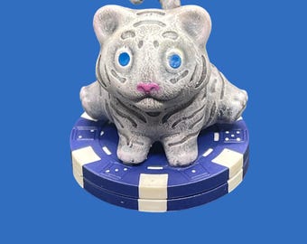 Kaartbeschermers met tijgermotief voor pokerkaarten. 3D-geprint en met de hand beschilderd op bestelling.