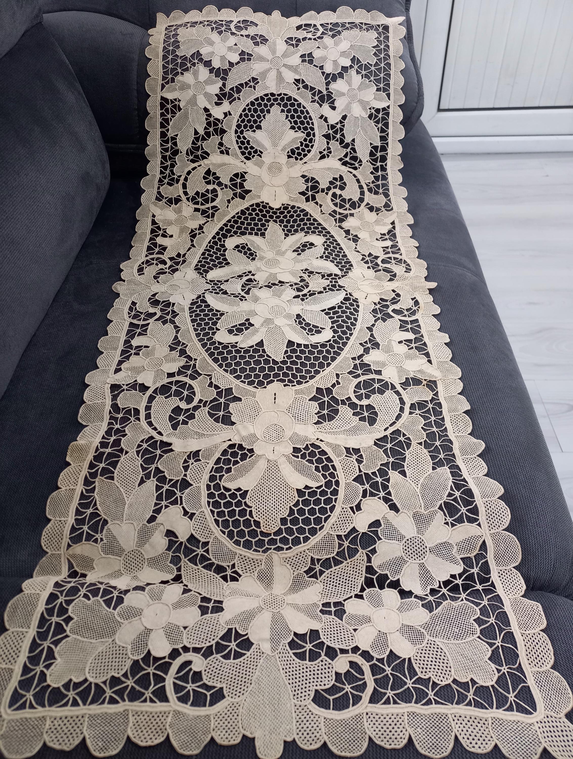 ブラーノレースランナー – イタリア伝統工芸品 16x42インチ - Etsy 日本