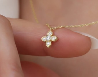 Diamond Clover Necklace in 14K Solid Gold, Flower Necklace, Four Leaf Necklace, Daisy Necklace, Diamond Cluster Necklace, Minimal Clover