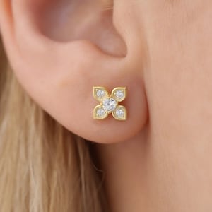 Diamond Clover Stud Earrings in 14K Solid Gold, Flower Stud Earrings, Dainty Stud Earrings, Daisy Earrings, Cluster Earrings, Single Stud