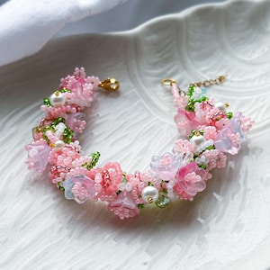 Maiglöckchen Armband, Feenschmuck, Perlenblumenarmband, Gänseblümchenarmband, zartes Armband, Geschenkideen