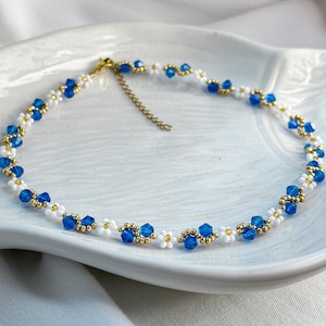 daisy necklace, blue floral necklace, flower necklace, flower bead necklace, minimalist necklace, crystal necklace, gift for her