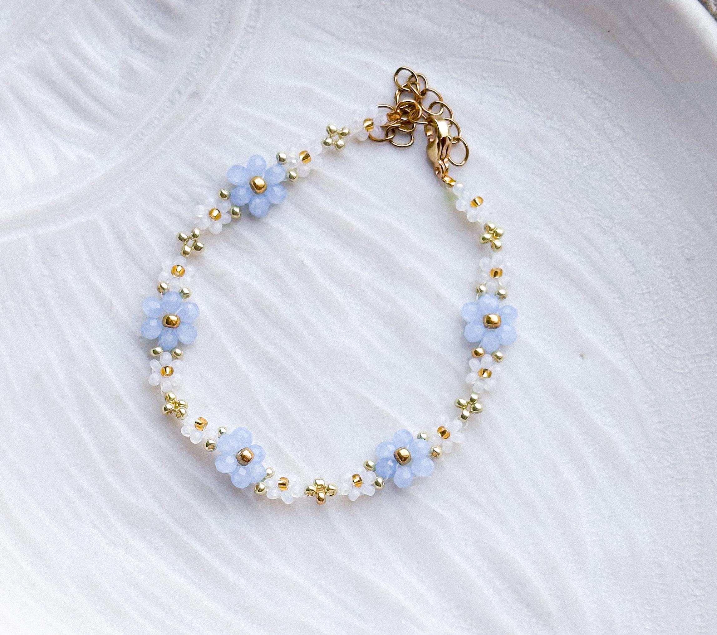 Blue & White Daisy Bracelet, Seed Bead Bracelet With Crystal