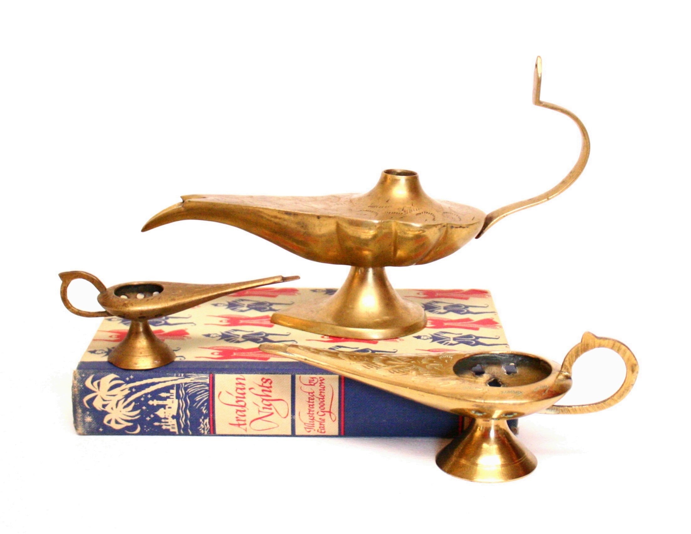 Deco 79 Metal Aladdin Lamp, 6 x 2 x 4, Brass : : Tools & Home  Improvement