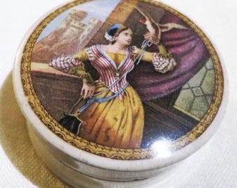 Lady W Hawk PRATTWARE POT LID  1780-1840 English Pristine condition. Maker Mark, Stamped
