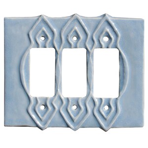 Placca di presa per interruttore della luce GFI a triplo bilanciere in ceramica marocchina in smalto blu giacinto