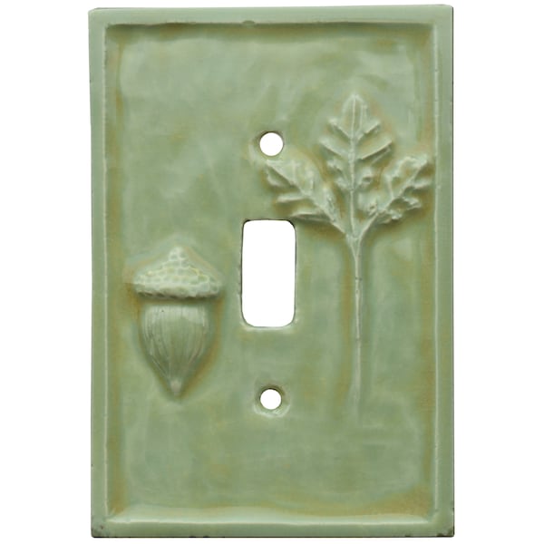 Acorns Oak Leaf Ceramic Single Toggle Light Switch Plate in Light Green Gloss Glaze