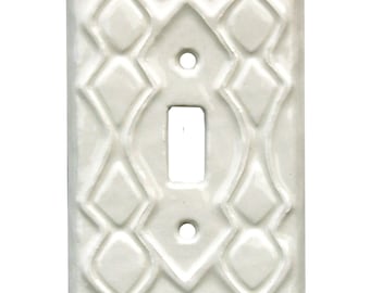 MADE TO ORDER: Libellen Keramik Single Toggle Lichtschalter Platte in Eierschale Glasur