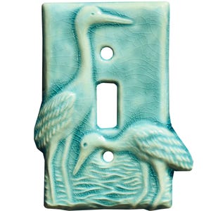 WYKONANE NA ZAMÓWIENIE: Ceramiczna osłona przełącznika światła Egrets z pojedynczą dźwignią w kolorze chińskiego niebieskiego szkliwa