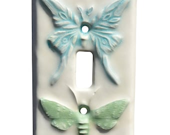 MADE TO ORDER: Moths Single Toggle Keramik Lichtschalter Abdeckung in eierschale, grün & blau