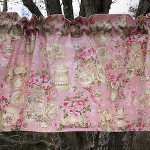 Rosa Rosen Volant : Shabby Chic Blumen Fenstervorhang Topper aus Baumwolle - Wohnkultur Akzente - Vorhänge