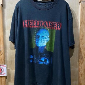 Retro Hölle Grafik T-Shirt, Vintage 80er Jahre Sci-Fi Horrorfilm T-Shirt, Pin Head inspiriert Streetwear Shirt Erinnerungsstücke für Gruselfilm-Liebhaber