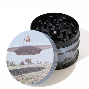 UFO Boat Sunny Park - 50mm 4-Piece Premium Custom Metal Kitchen Herb Grinder Cute Birthday Day Gift Idea - Gift for Her