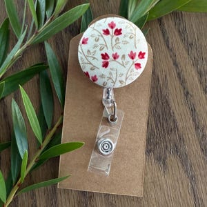 Sensibility - Fabric Retractable Lanyard Badge Reel
