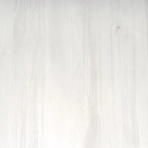 Op de afbeelding: Een close-up van een lichtgekleurd houten oppervlak. De houtnerf is zichtbaar, verticaal verlopend. De kleur is een zacht, gedempt wit, met subtiele kleurschakeringen.