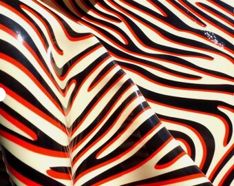 Ziegenlederfell Großes Schwarz-Rot-auf-Weiß-Zebradruck-Lackglanzfinish