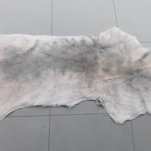 Merino Schaffell Lammfell Kunstleder Fell Meliert Creme & Grau Plüsch Kurzhaar