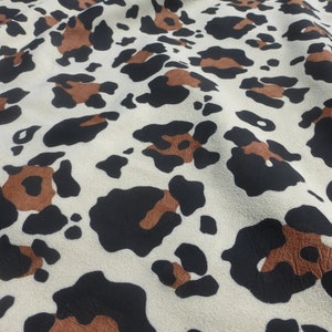Lammleder Wildleder Großflächiger Jaguar Print auf Cremeweiß
