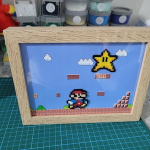 カラフルなパーラービーズのフィギュアを使った手作りマリオ風ジオラマ