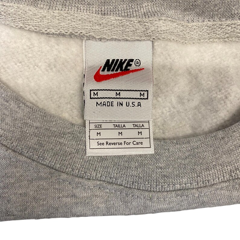 Sweat Nike Reworked pour Homme, gris moyen, logo épellation brodé, vintage Y2K image 4