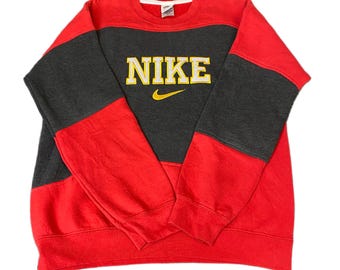 Sudadera Nike Reworked para hombre talla S, roja y negra, con el logotipo bordado Spellout vintage Y2K
