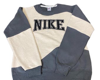 Nike Reworked Sweatshirt Mens M Ivory Grey Embroidered Spellout Logo Vintage Y2K