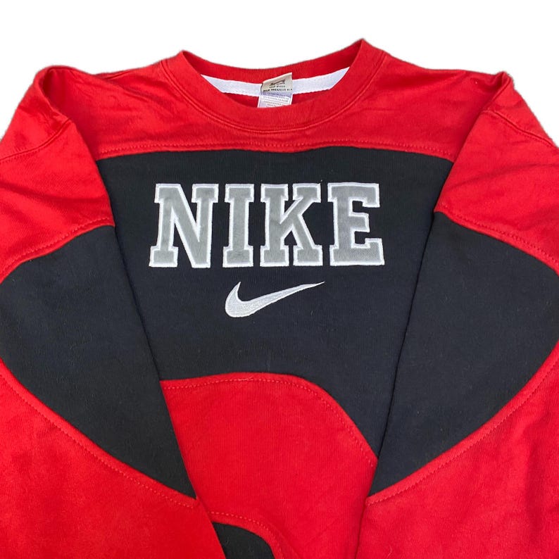 Nike Reworked Sweatshirt Herr Stor Röd Svart Broderad Spellout Logo Vtg Y2K bild 2