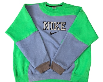 Nike Reworked Sweatshirt Männer XL Grün Blau Gesticktes Spellout Logo Vintage Y2K