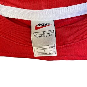 Nike Reworked Sweatshirt Herr Stor Röd Svart Broderad Spellout Logo Vtg Y2K bild 4