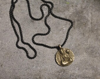 Men's Buddha necklace Pendant round medallion meditation - Gold or Copper