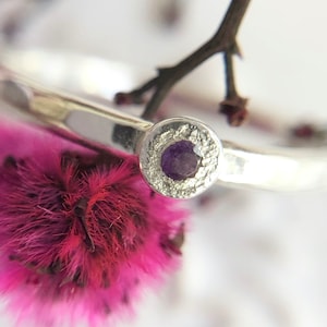 Sterling Silver Amethyst Ring, Dainty Gemstone Stacking Ring, February Birthstone Ring, Unique Rings for Women, Gift for Her, Hammered Ring