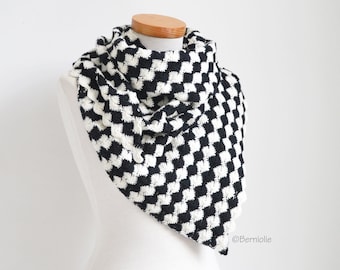 Crochet shawl, black/white, triangle shawl, READY TO SHIP, Z1101