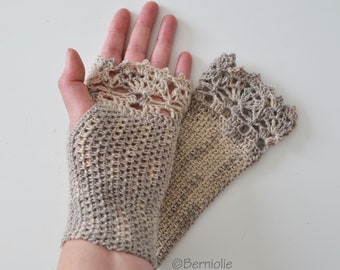 Crochet gloves with lace trim, Wool, Beige shades, wrist warmers, fingerless gloves, handwarmers, T754