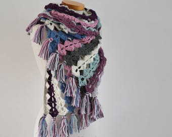 Crochet shawl, stripes, blue, white and purple, with fringe, Q575