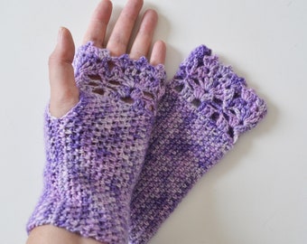 Crochet cotton blend gloves with lace trim, Purple, wrist warmers, fingerless gloves, handwarmers,T788