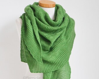 Knitted shawl, triangle, knit scarf, wrap, wool wrap, green scarf, symmetrical triangle shawl, READY TO SHIP, Z1045